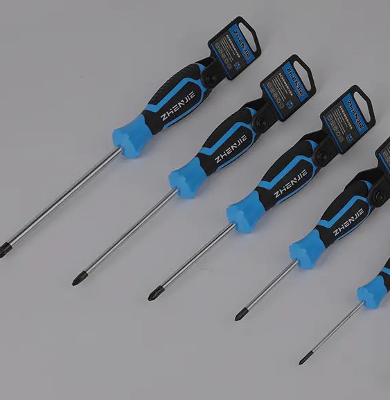 A must-have for your home: a universal screwdriver